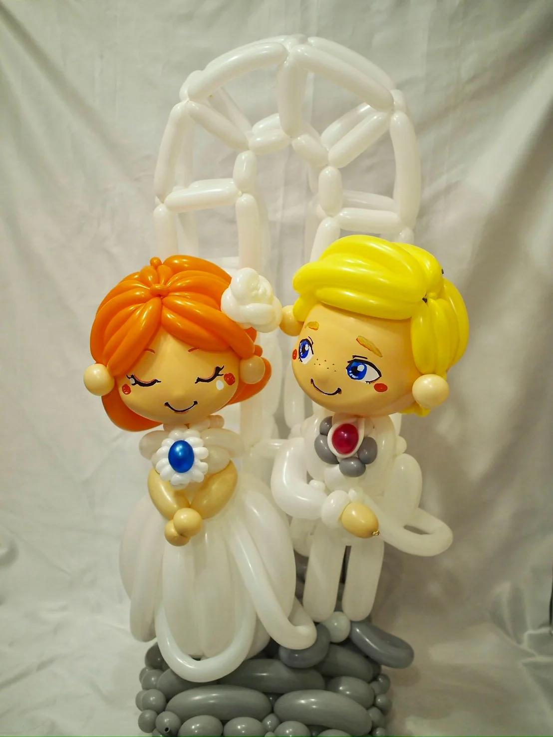 バルーンで制作した新郎新婦の作品